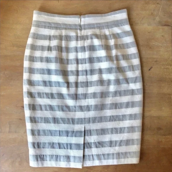 🎉 FINAL PRICE 🎉 LOFT Gray & White Striped Pencil Skirt - Picture 6 of 7